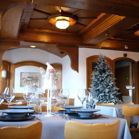 Restaurant Rothorn فندق